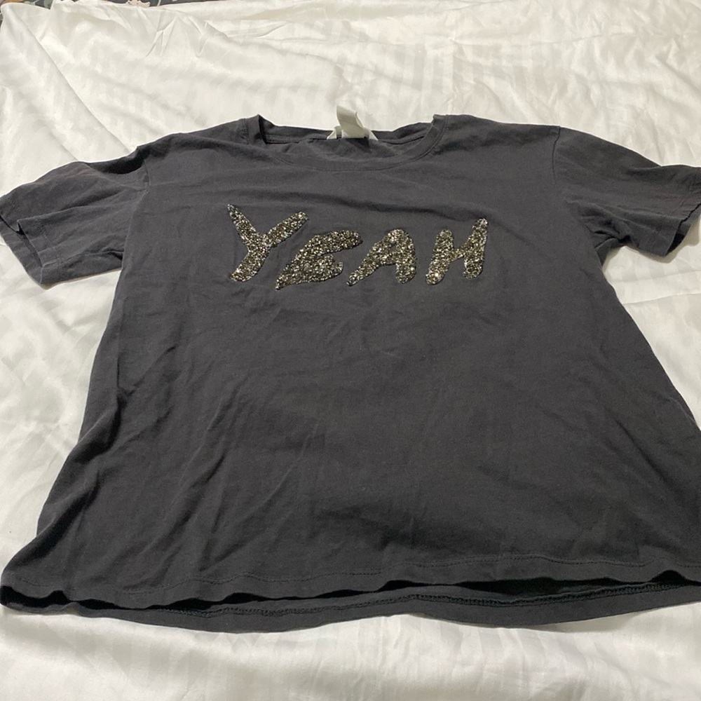 H&M womans size small grommet raised stone “YEAH” tee shirt.